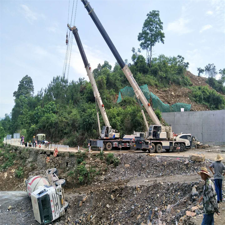 万宁汽车掉沟里叫吊车救援要多少钱