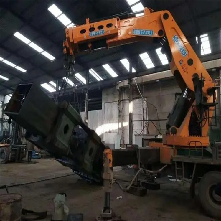 万宁130吨折臂吊车出租吊机租赁附近电话