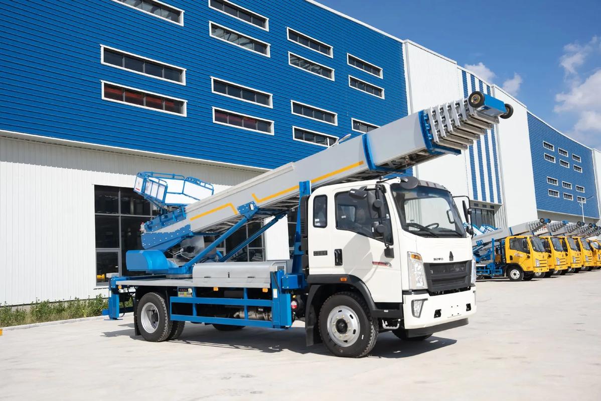 万宁出租云梯车高空作业车 建筑垃圾搬运